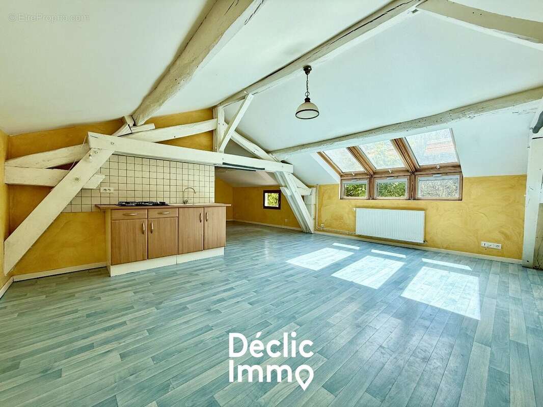 Maison à NIEUIL-L'ESPOIR