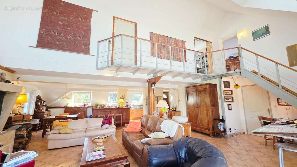 Maison 7 pieces 4 chambres piscine garages atelier - photo 2