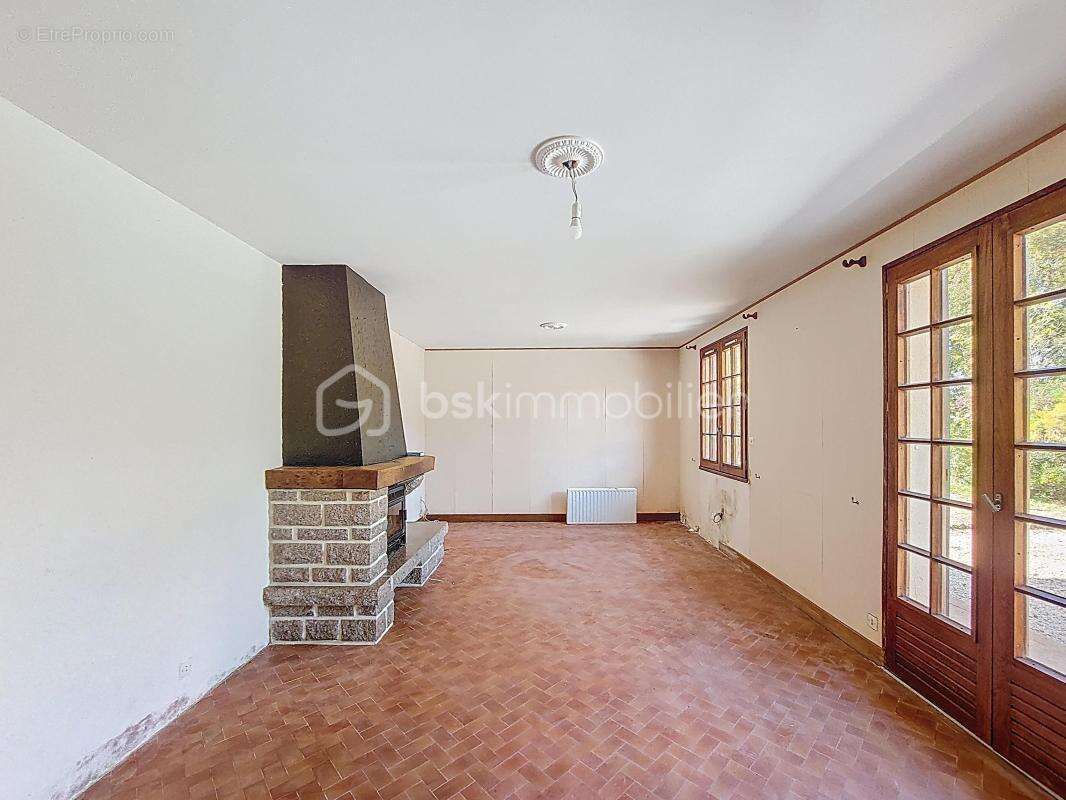 Maison à MONTFARVILLE