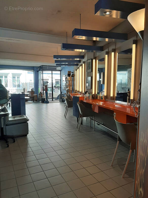 Commerce à VAISON-LA-ROMAINE