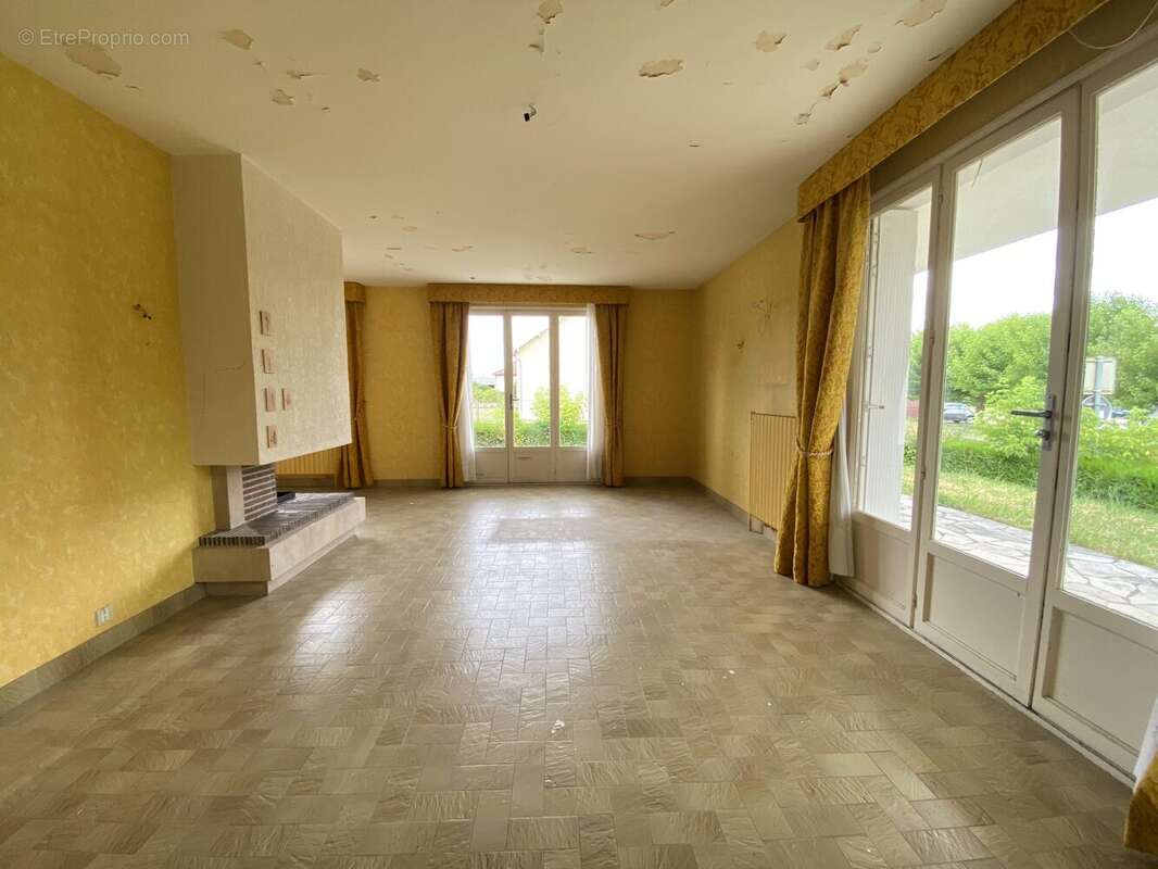 Maison à BEAUNE-LA-ROLANDE