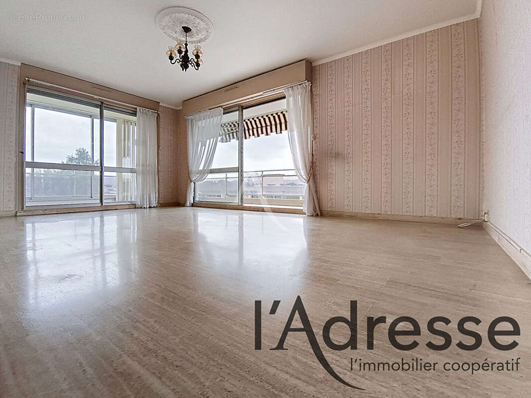Appartement à MANDELIEU-LA-NAPOULE