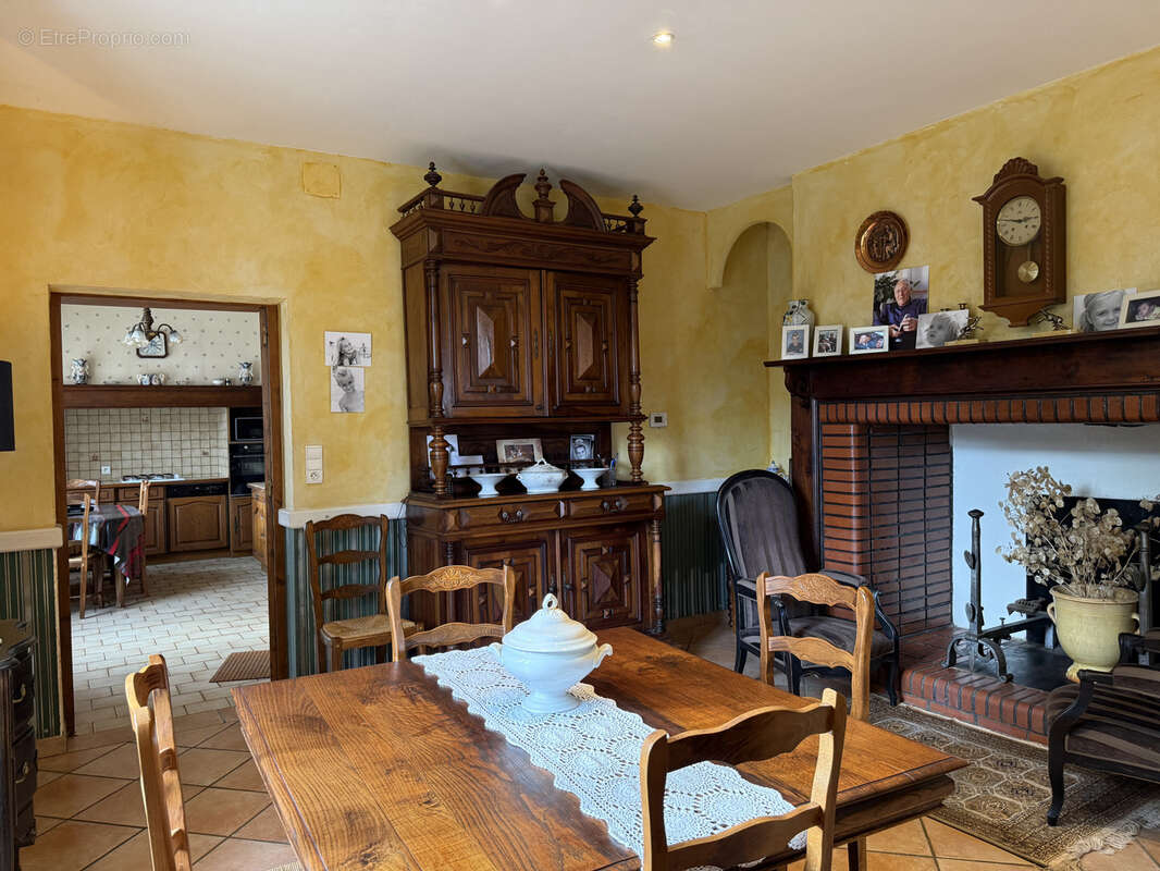 Maison à CASTELNAU-D'AUZAN