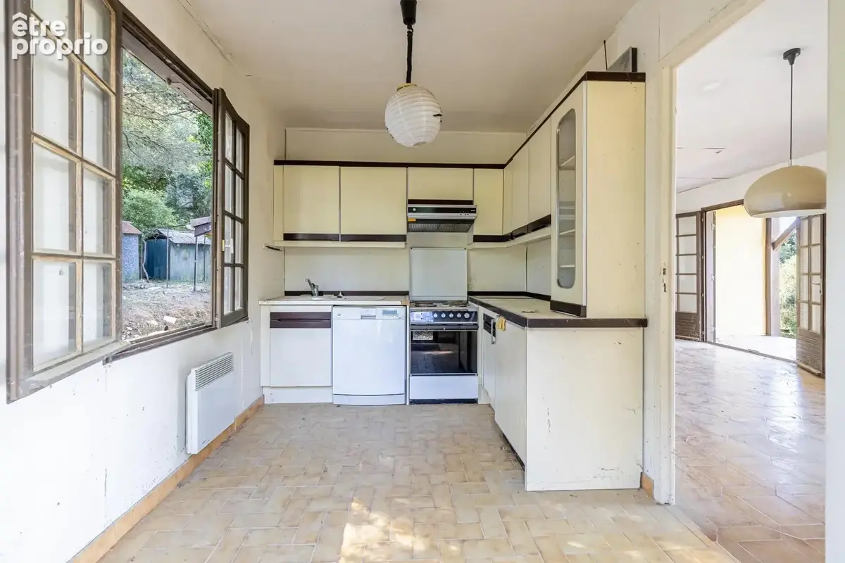 Nice - Vinaigrier -  Maison et dépendance à rénover sur terrain plat de 4.800 m² avec vue mer - photo 7