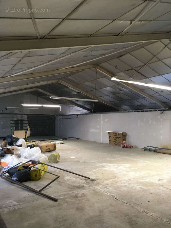 Commerce à AIXE-SUR-VIENNE