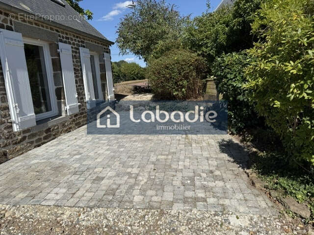 A 5km de Vire, longère en pierres de 70m2 en parfait état sur un terrain de 2000m2. - photo 8