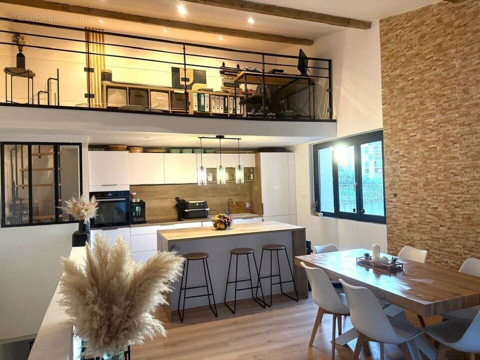 LUMINEUX - Maison à MARSEILLE-13E