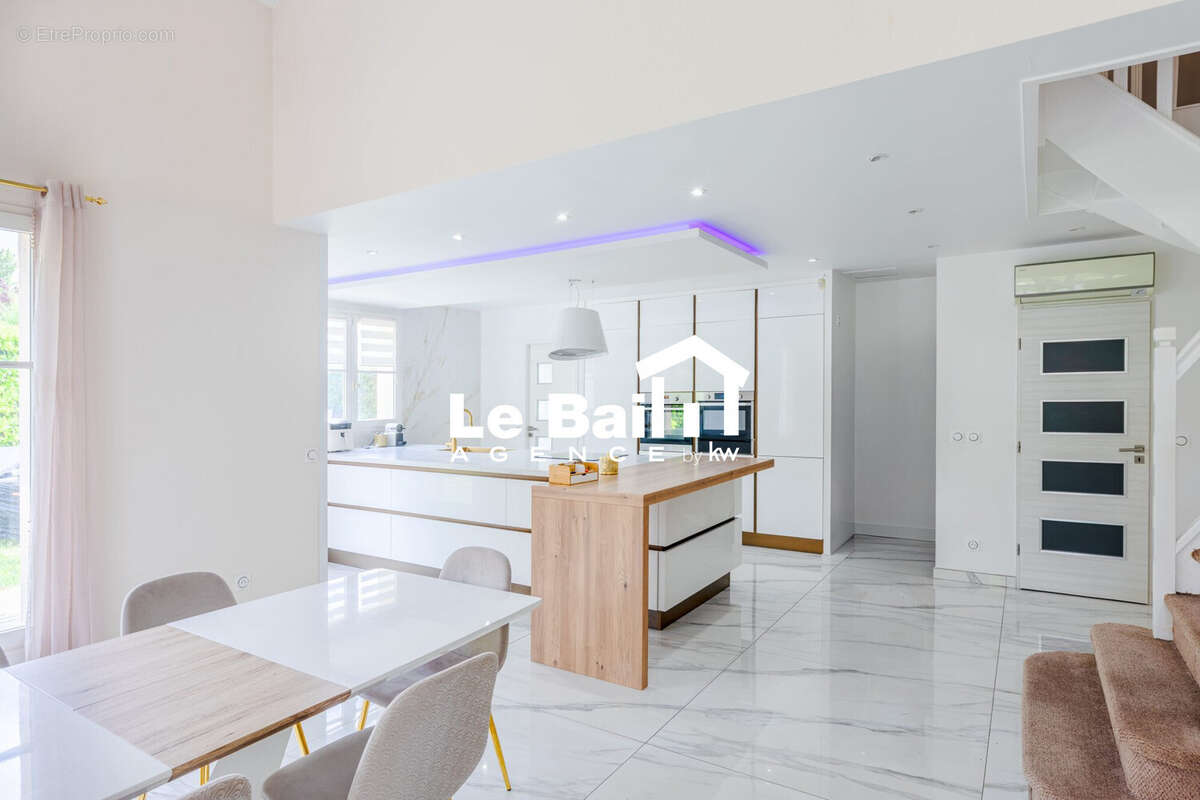Maison 150 m² à Osny  - photo 5