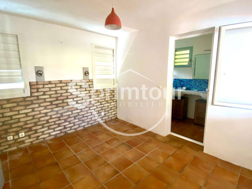 Sainte-anne  : villa f4  proche bourg et plage - photo 7