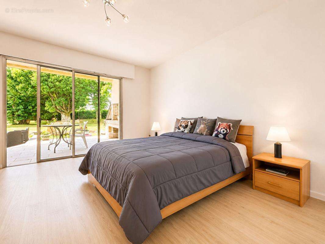 Maison d'architecte de 280 m2 à Mamers avec piscine intérieure - photo 9