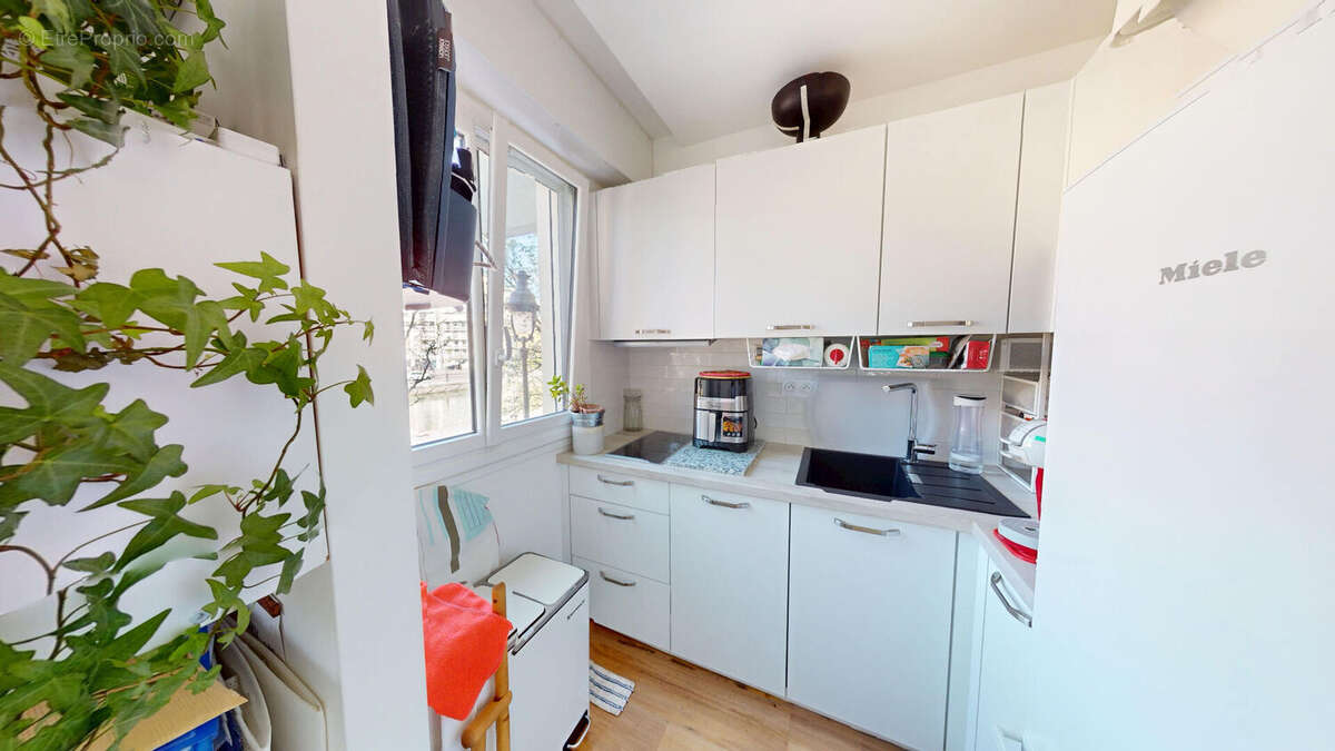 Appartement à PARIS-19E