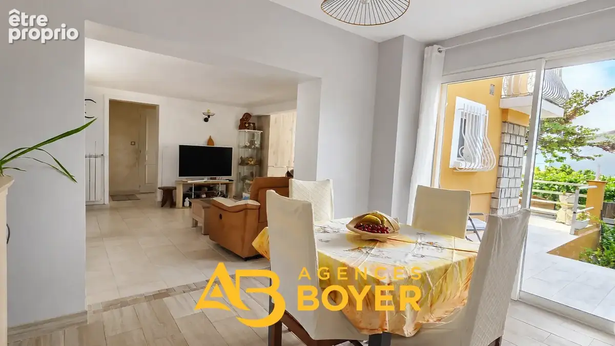 Bandol - appartement 4 pièces en rez-de-jardin avec vue mer,jardin,parking et plages à pied - photo 6