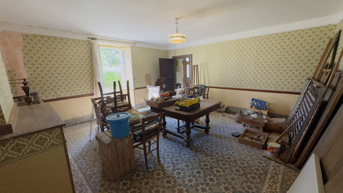 Maison à JOUQUEVIEL