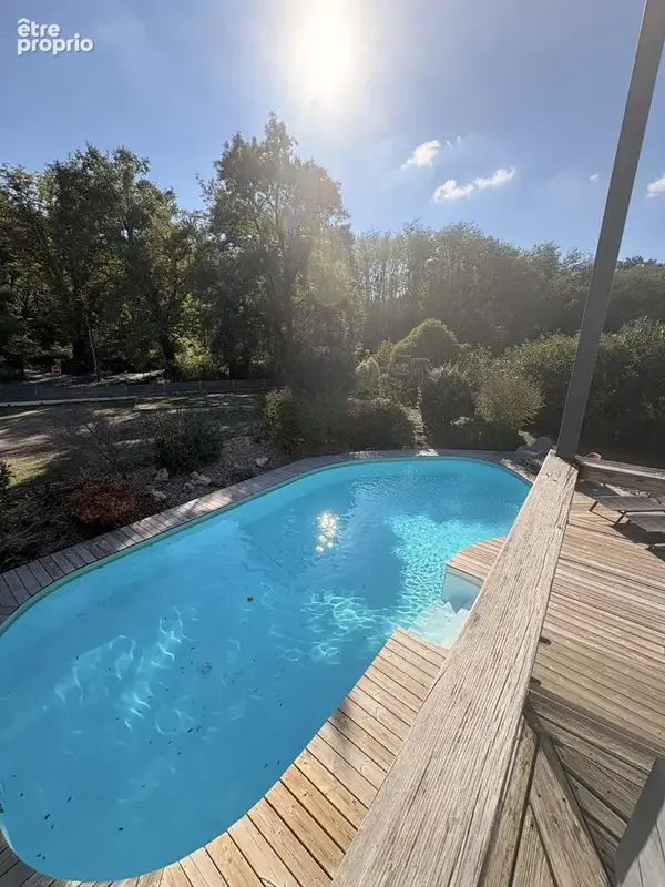 La piscine et sa plage