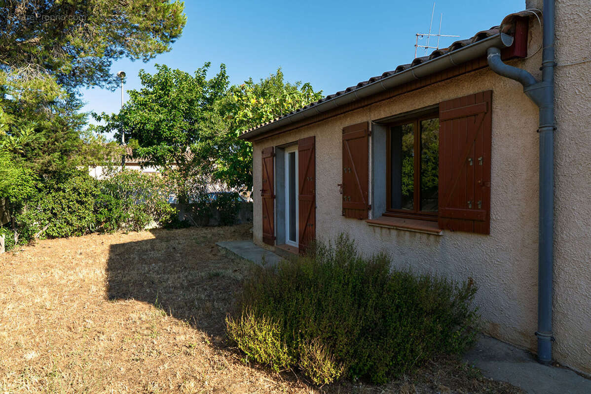 CARCASSONNE - GRAZAILLES Villa quatre faces T5 139m²  (110m²  hab.) avec jardin, garage, et terrasse - photo 3