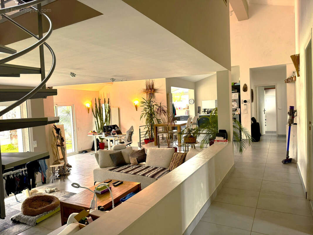 Maison à SUSSARGUES