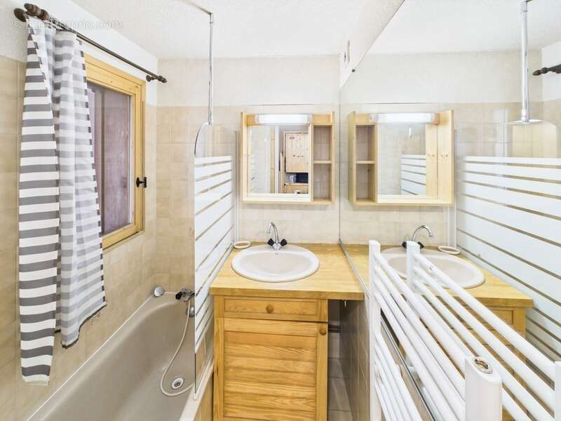 Appartement à MORILLON