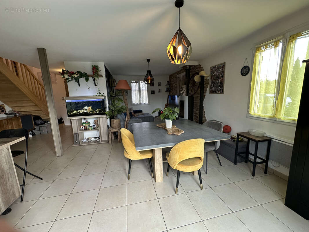 Maison à SOLLIES-VILLE