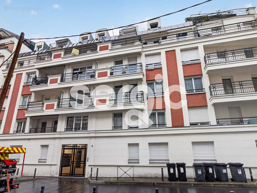 Appartement à LES LILAS