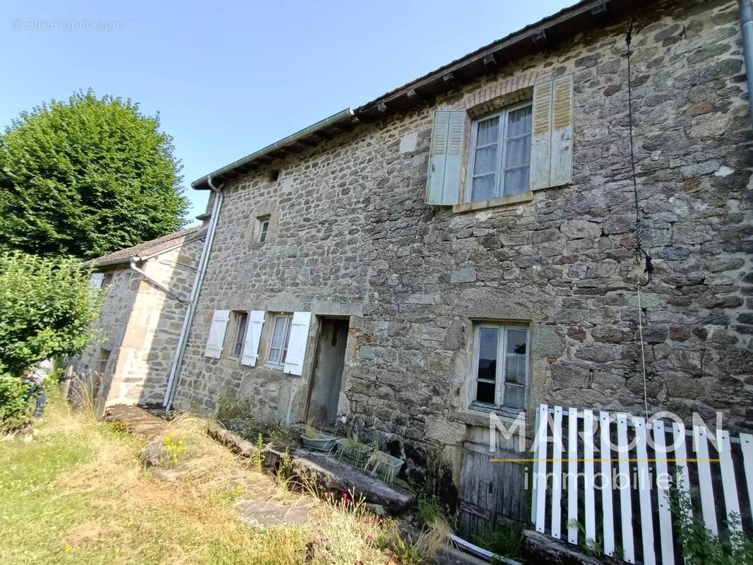 Maison à SAINT-HILAIRE-LE-CHATEAU