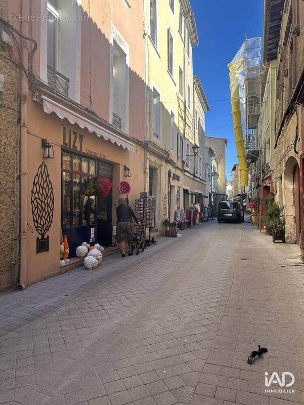 Photo 1 - Commerce à L'ISLE-SUR-LA-SORGUE