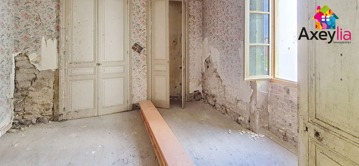 A vendre - secteur melay - maison de village avec terrain a restaurer - photo 5