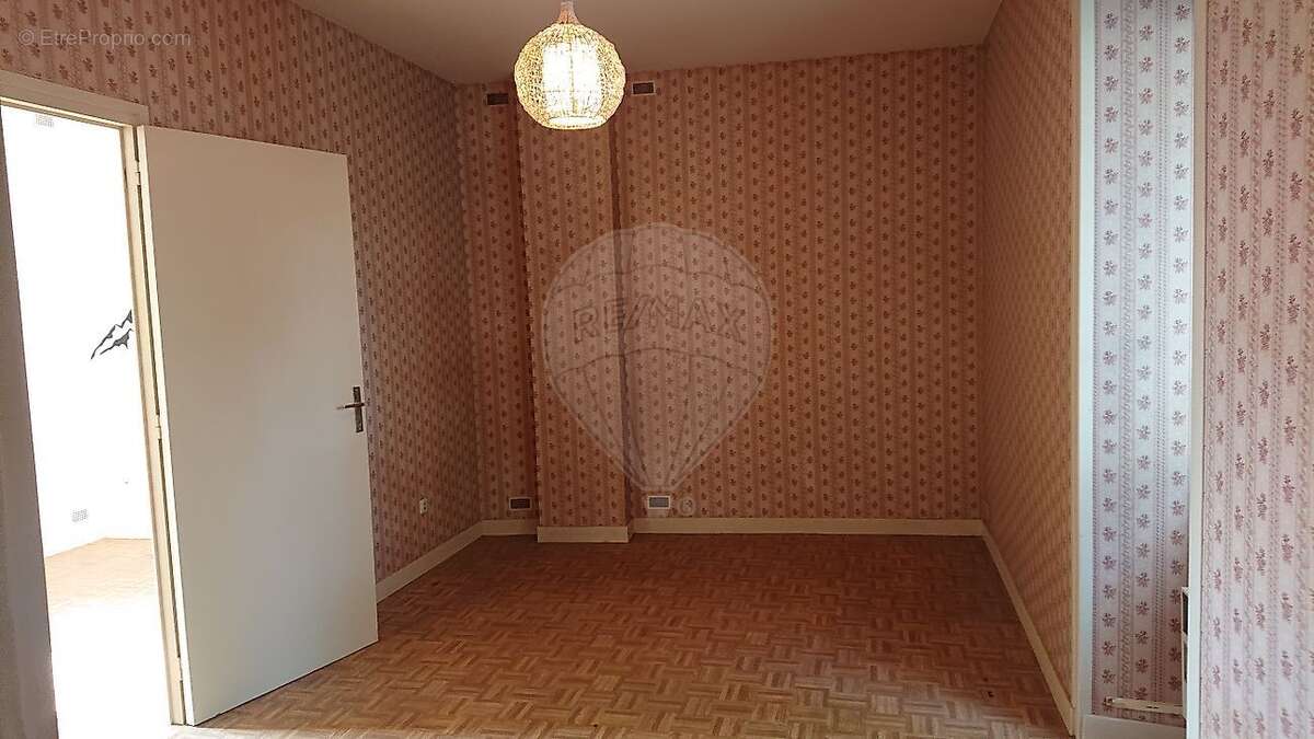 Maison à ISSY-L&#039;EVEQUE