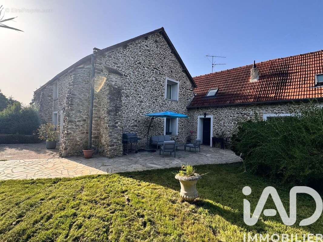 Maison 350 m² à Vieille-Eglise-En-Yvelines  - photo 9