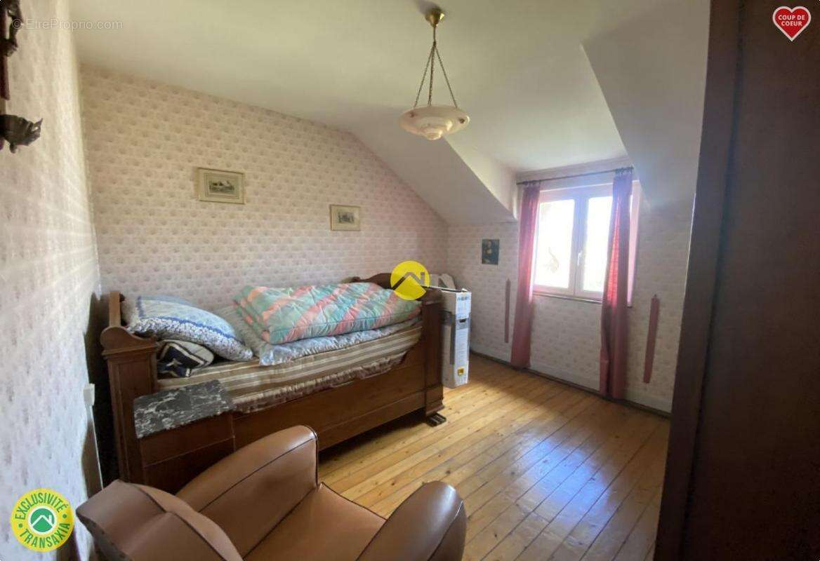 Maison à LA GUERCHE-SUR-L&#039;AUBOIS