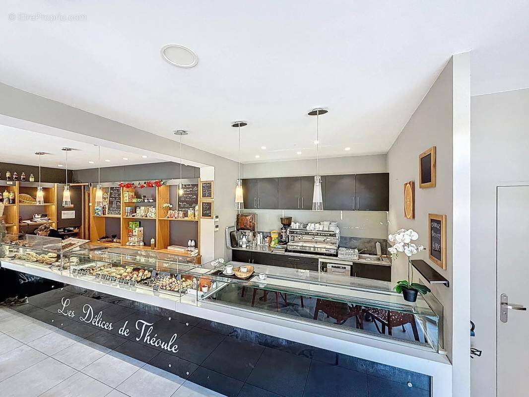 Commerce à THEOULE-SUR-MER