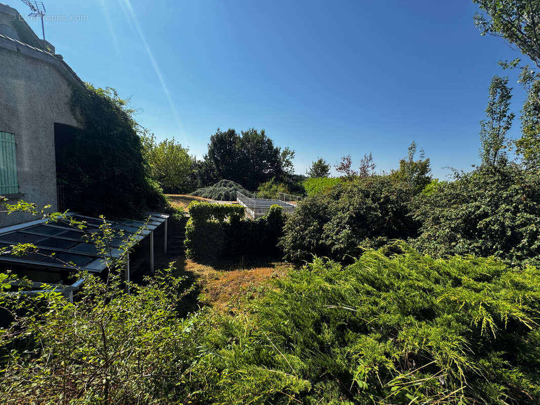 Maison de 222m2 avec terrain de 5712m2 - photo 8