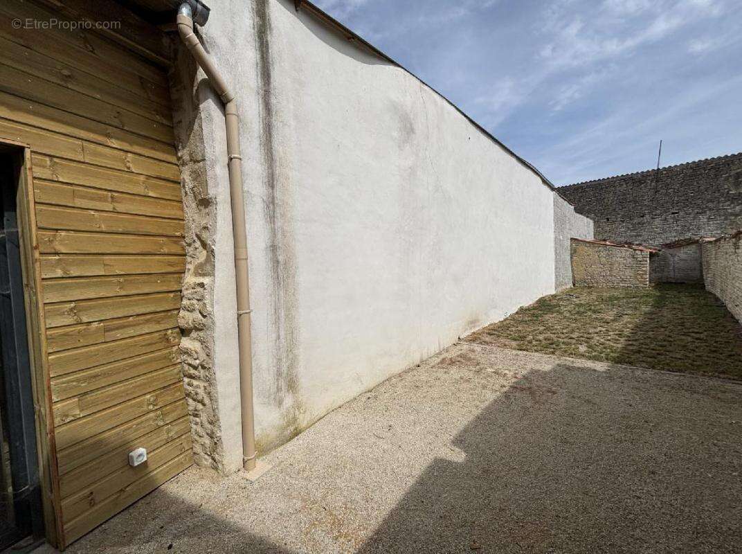 Maison à MAUZE-SUR-LE-MIGNON
