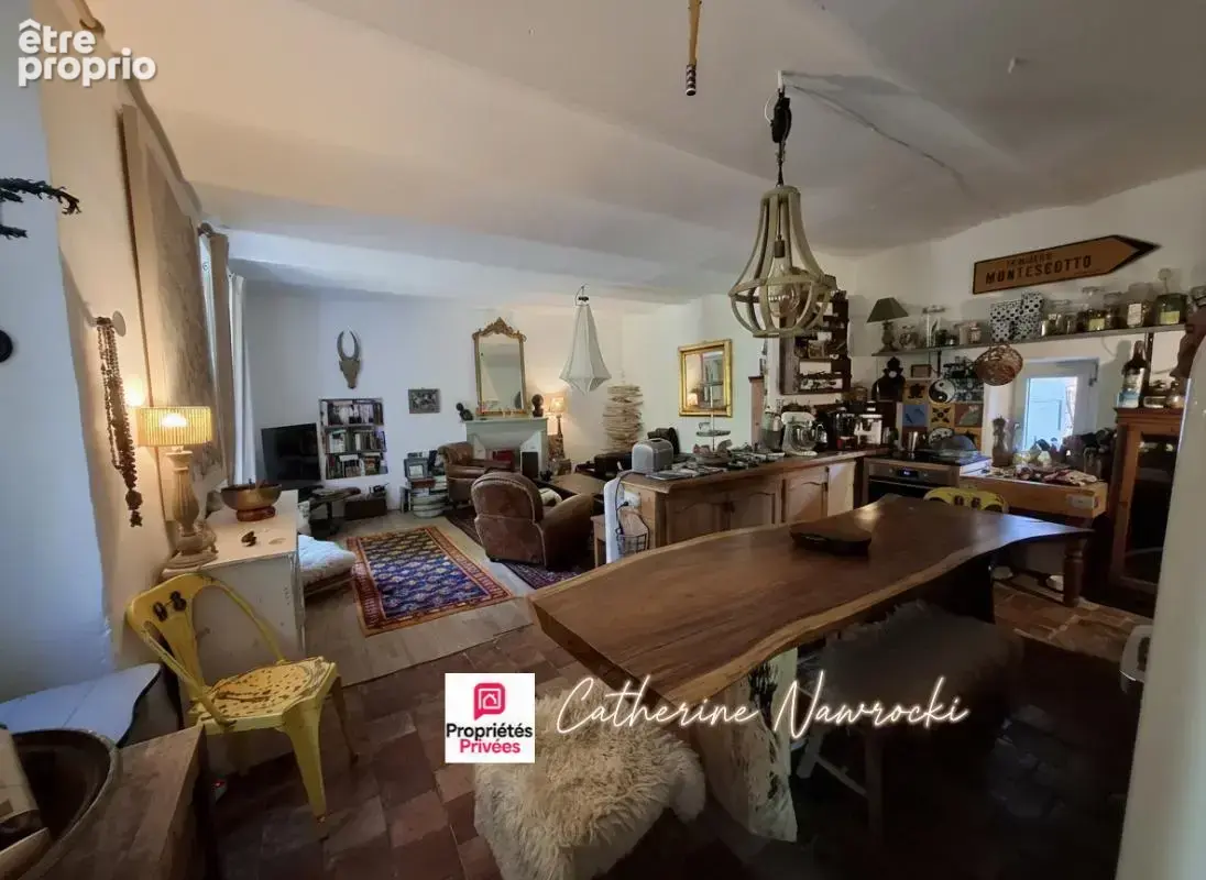 Charme, authenticité et potentiel pour cette belle maison de 90 m² + 50 m² de remise sur un terrain 690 m² constructible dans sa - photo 2