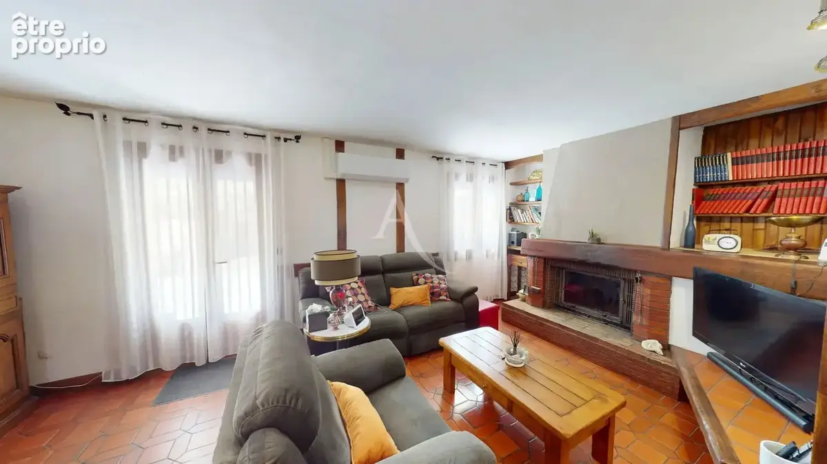 Maison Fay Aux Loges 6 pièces - 2641 m² de terrain avec dépendances - photo 3