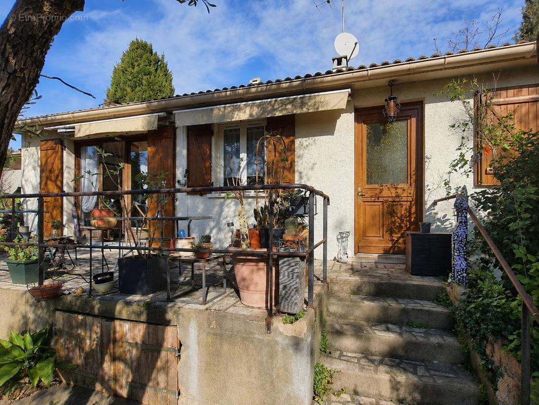 villa plain pied  3 chambres  garage - terrain  Caveirac - photo 6