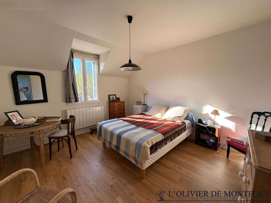 Maison Montfort L Amaury 4 pièce(s) 80 m² - photo 10