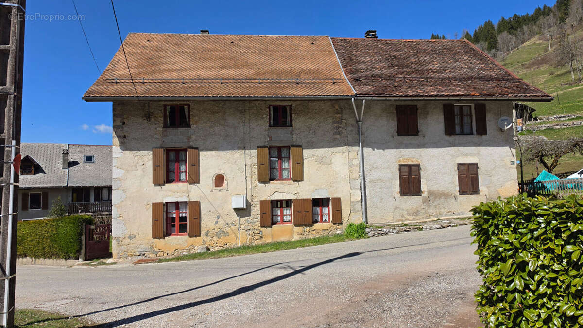 Maison à SAINT-PIERRE-D'ENTREMONT