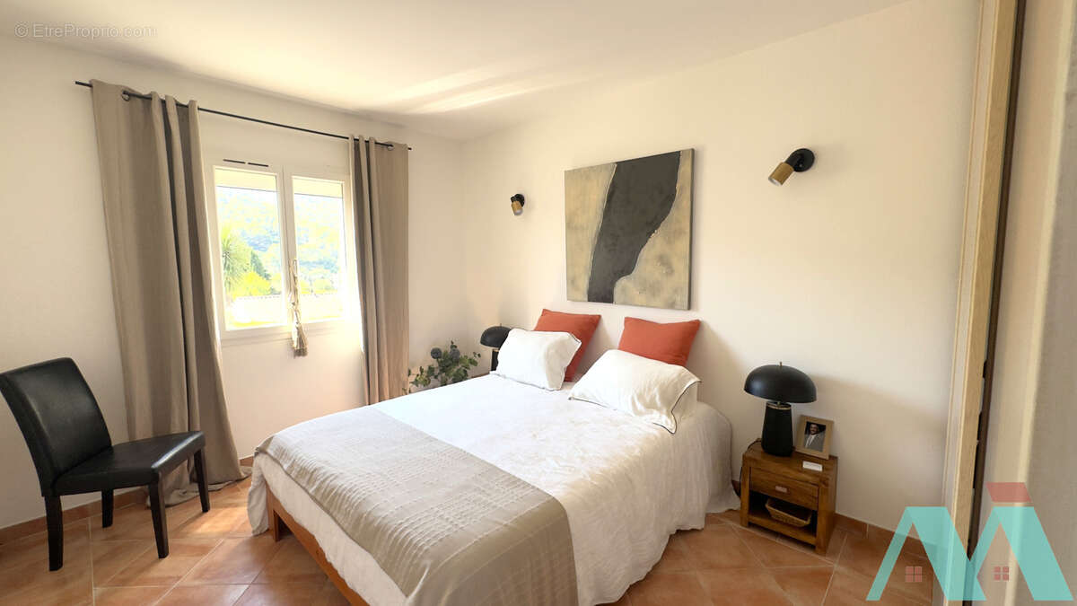 Maison à LE CASTELLET