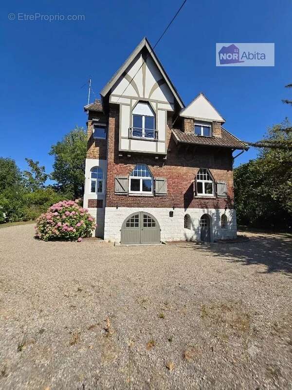 Belle maison de caractère à Wahagnies, - photo 2