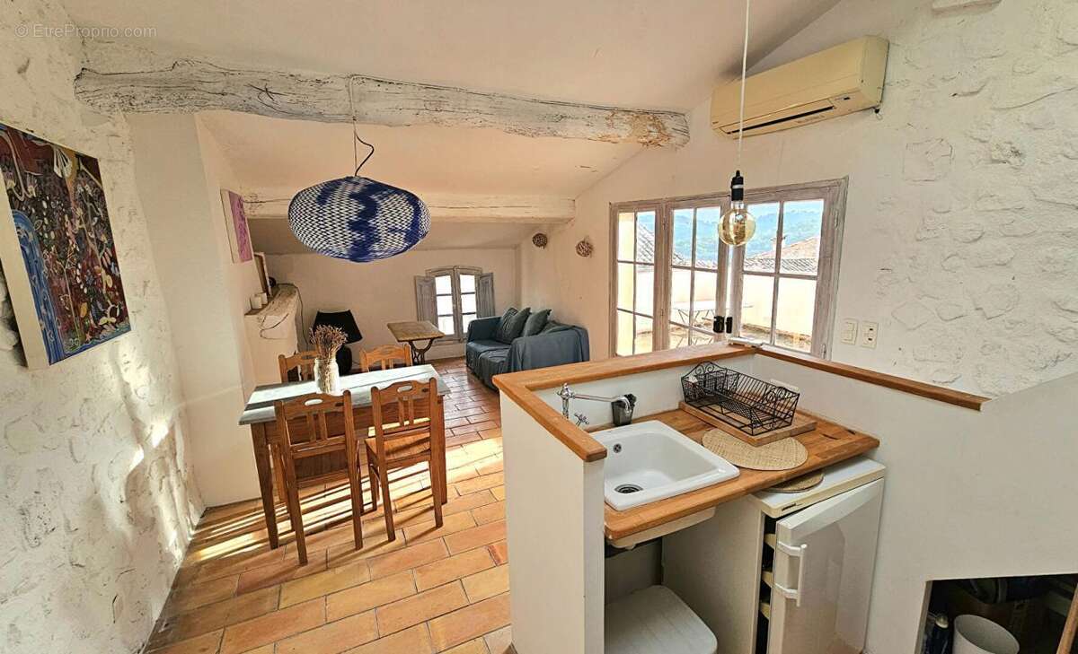 Opportunité exceptionnelle pour investisseurs : grande maison avec terrasse - photo 8