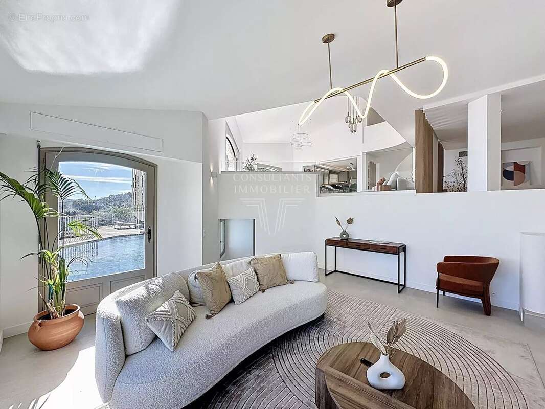 Maison à MANDELIEU-LA-NAPOULE