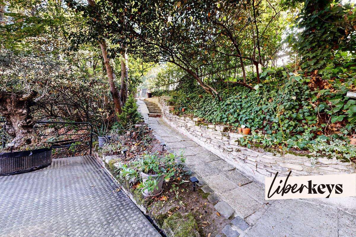 Maison à NEUILLY-SUR-SEINE