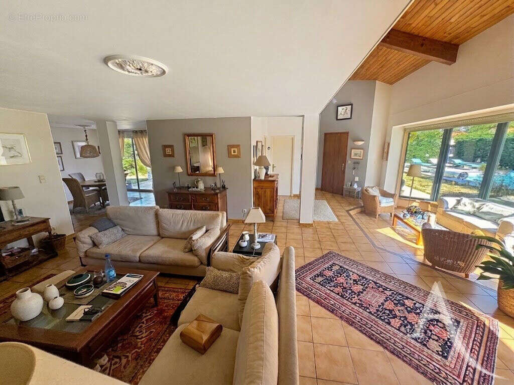 Maison d'architecte Saint Hilaire 5 pièce(s) 170 m2 avec garage et piscine - photo 3