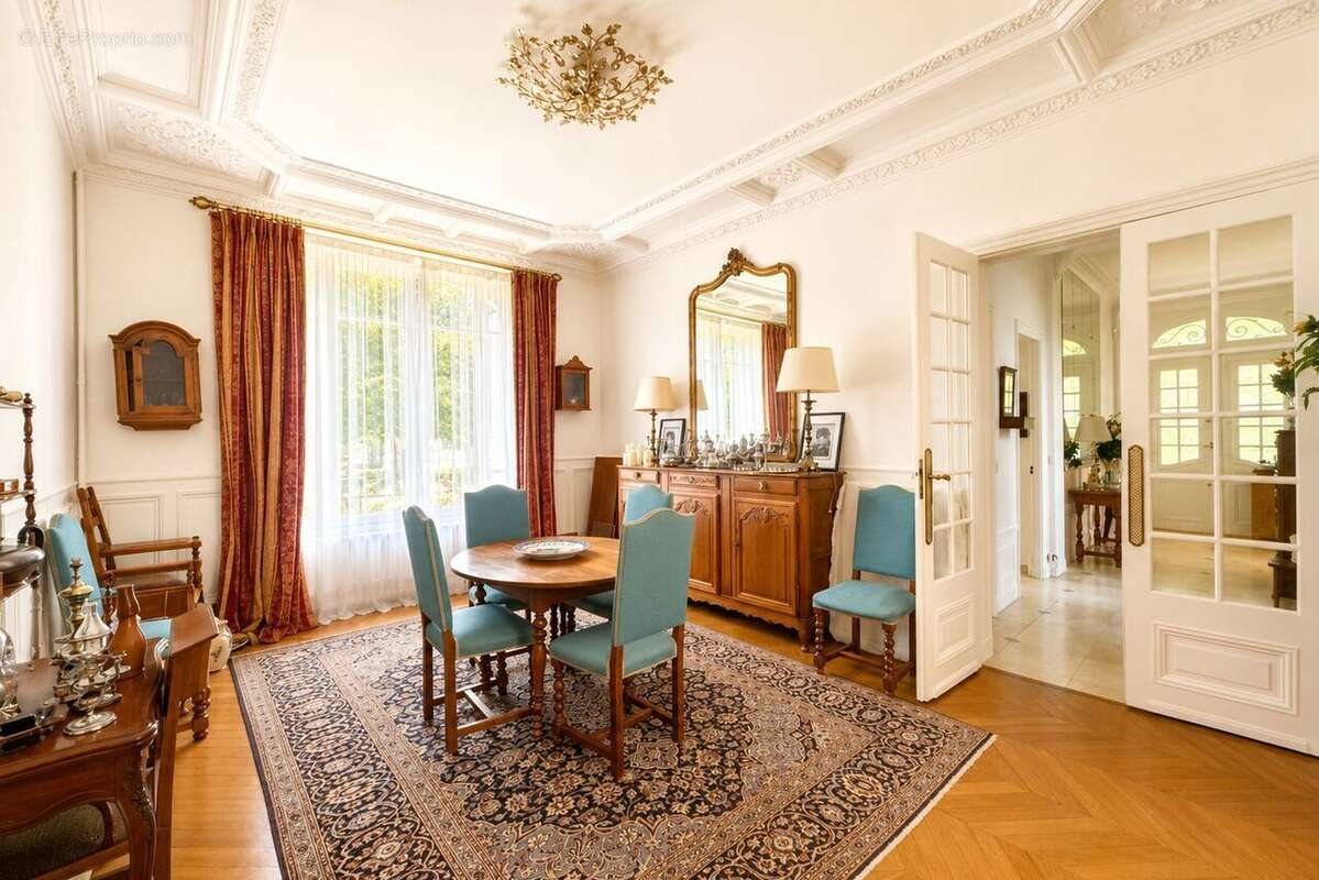 Maison à SAINT-MAUR-DES-FOSSES