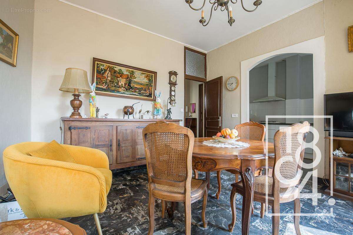 Appartement à MARSEILLE-3E