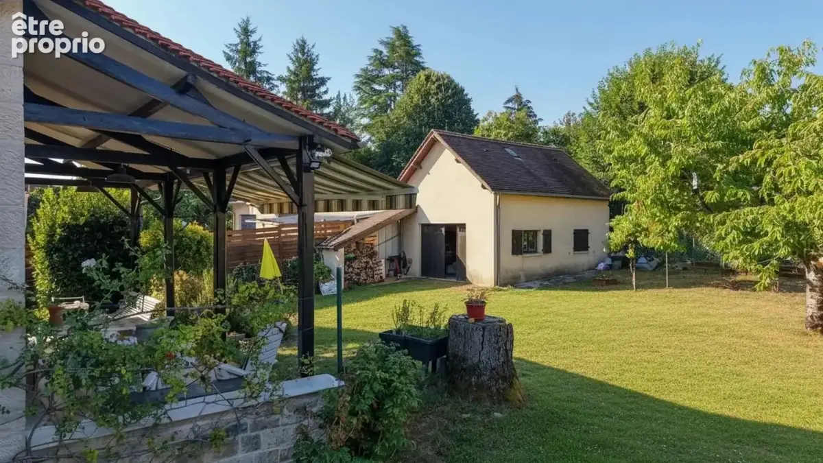 Souillac centre – Maison de ville en excellent état avec jardin, - photo 2