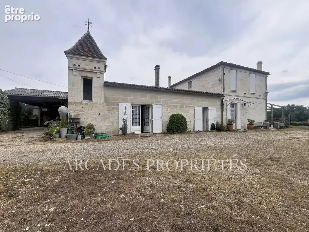 Maison 8 pièces 320 m² à vendre à Fronsac (33126) - photo 3