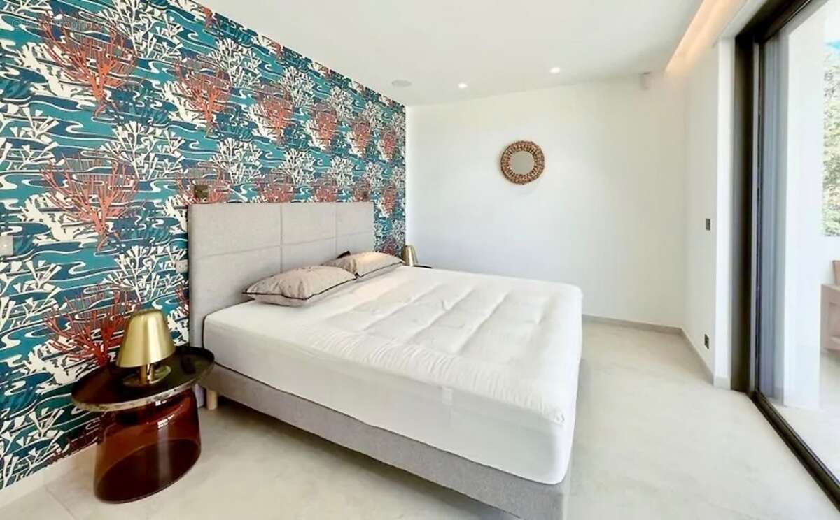 Dpt Var (83), à vendre SAINTE MAXIME maison P6 de 280 m² - Terrain de 1637 m² - photo 10