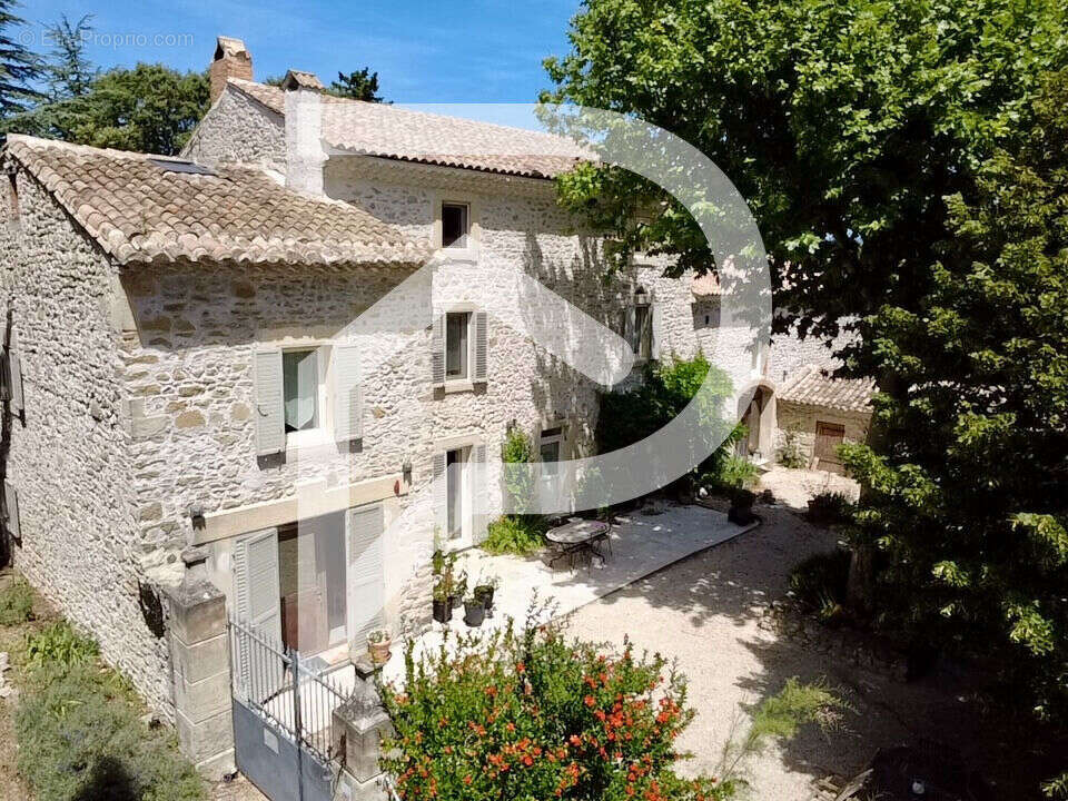 Maison à GRIGNAN