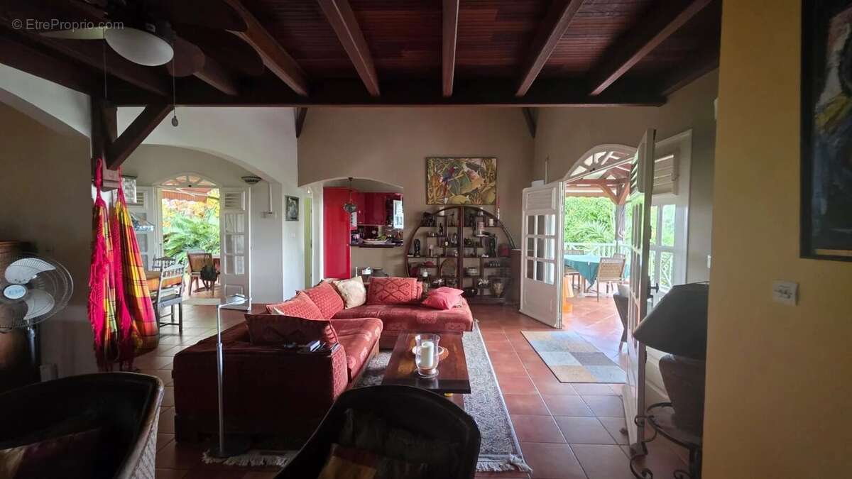 Maison à LES TROIS-ILETS